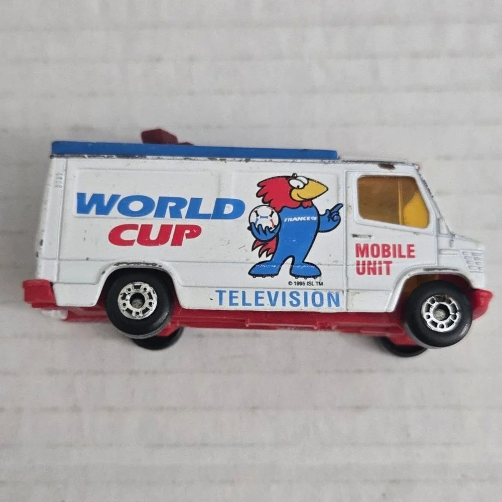 Vintage Matchbox World Cup France 98 Mobile TV Van Diecast Footix Mascot